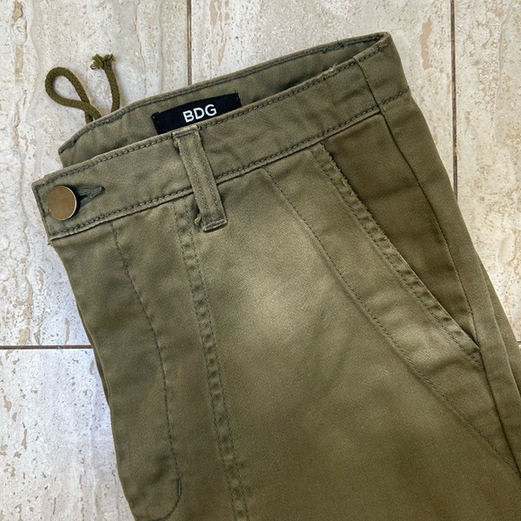 Urban Outfitters (BDG) Chino Pant (US 27) - Olive/Khaki Green - Picture 2 of 6